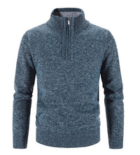 Blauer Herrenpullover mit Reißverschluss, Strick, warm, modisch, Winterkleidung.