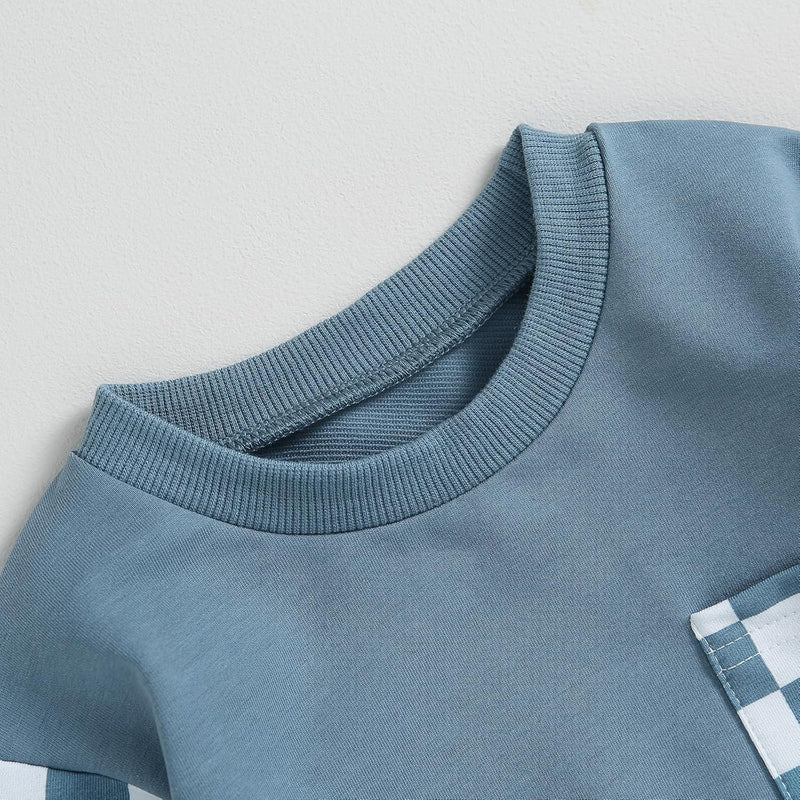 Blaues Kinder-T-Shirt aus Baumwolle mit Rundhalsausschnitt und kariertem Muster.