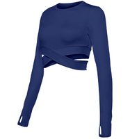 Blaues Langarm-Crop-Top mit überkreuztem Design, Damenmode, eleganter Freizeitstil.
