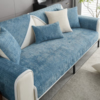 Blaue Sofabezug aus Chenille, modern, waschbar, für Wohnzimmer, mit Kissen, stilvoll.