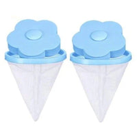 Zwei blaue Waschmaschinen-Flusenfilter in Blumenform, Kunststoff, für saubere Wäsche.