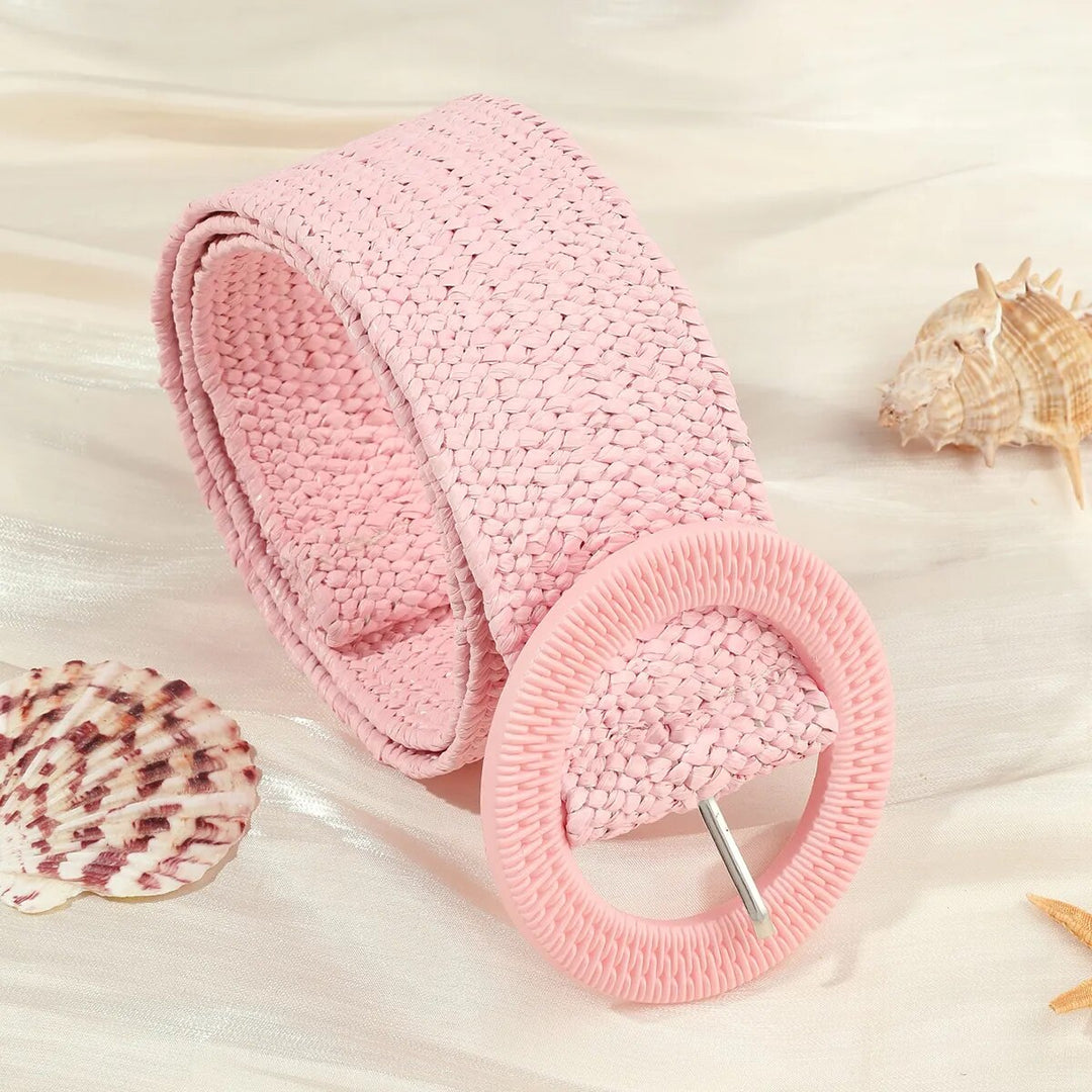 Rosa gewebter Boho-Stil Strohgürtel mit runder Schnalle, modisches Accessoire für Damen.