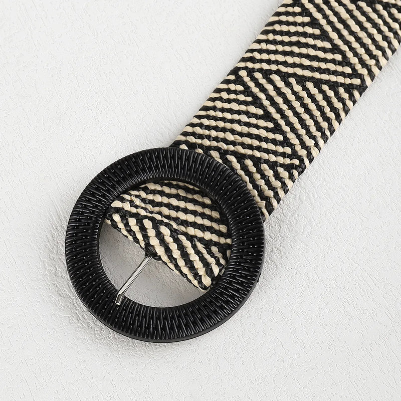 Boho-Stil Strohgürtel, schwarz-weiß, gewebt, runde Schnalle, modisches Accessoire.