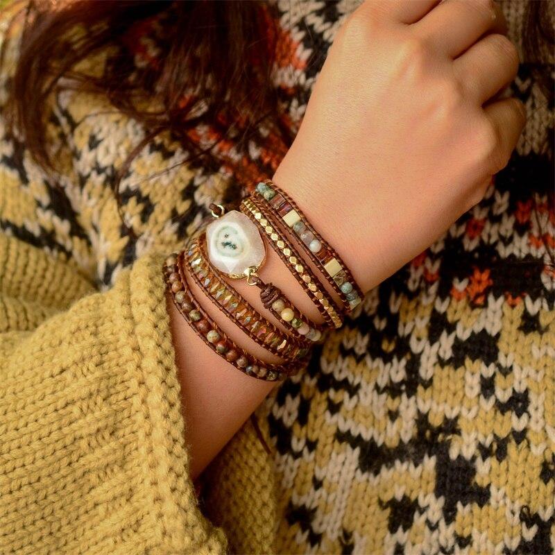 Handgemachtes Wickelarmband mit Achat und Mondstein, Boho-Stil, braun, Damenmode.
