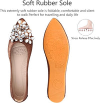 Braune Damenballerinas mit weicher Gummisohle, faltbar, mit Strassverzierung, bequem.