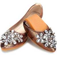 Braune Ballerinas mit Strassblumen, Damenmode, elegantes Schuhdesign, bequem, festlich.