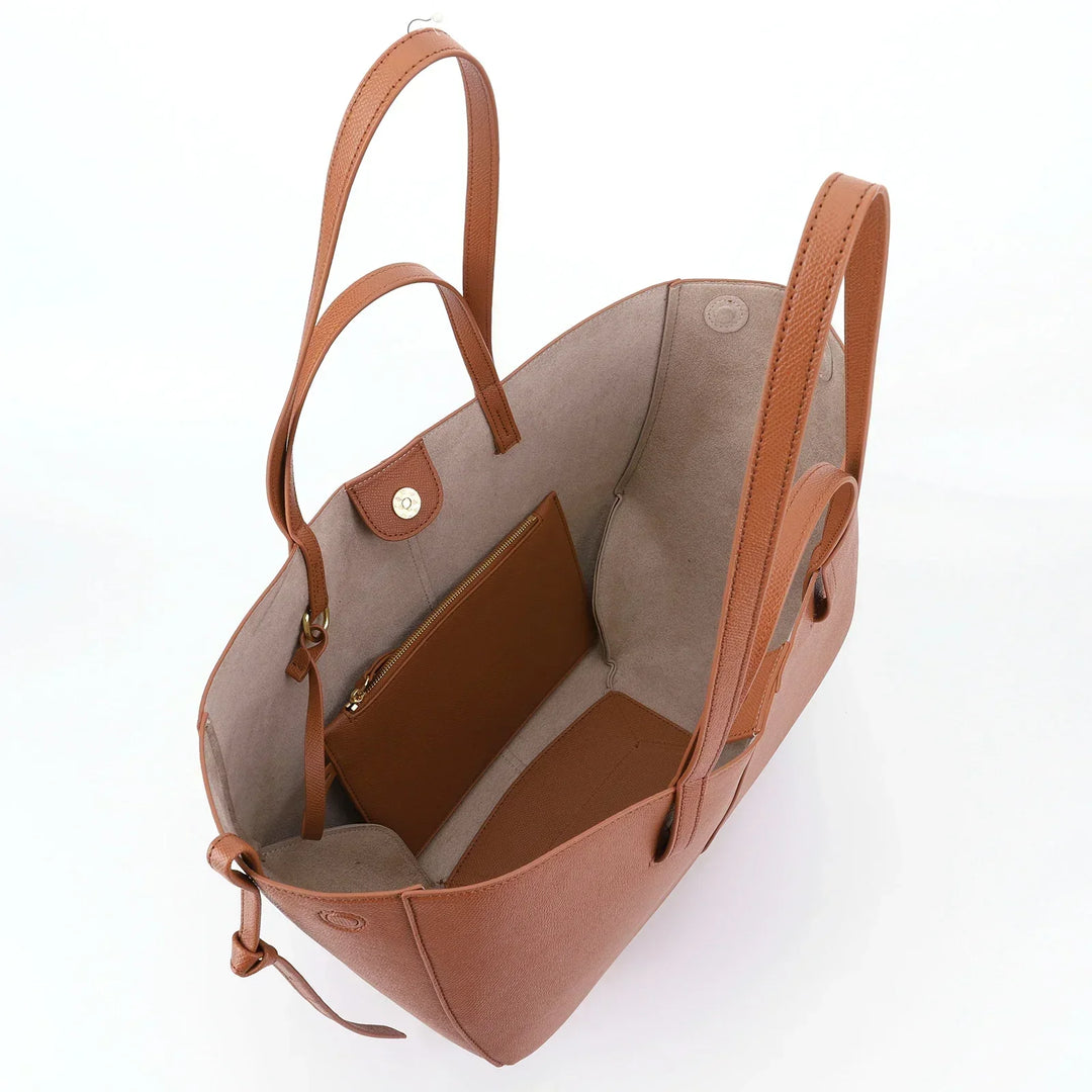 Braune Damen-Ledertasche mit Innenfach, elegantes Design, modische Handtasche für Frauen.