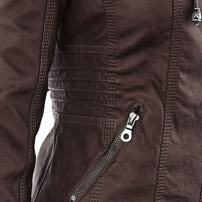 Braune Lederjacke mit Reißverschluss, Nahtdetails, modisch, hochwertig, Damenbekleidung.