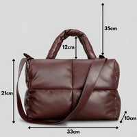 Braune gesteppte Handtasche aus Leder mit Schulterriemen, 33x21x10 cm, modisch und elegant.