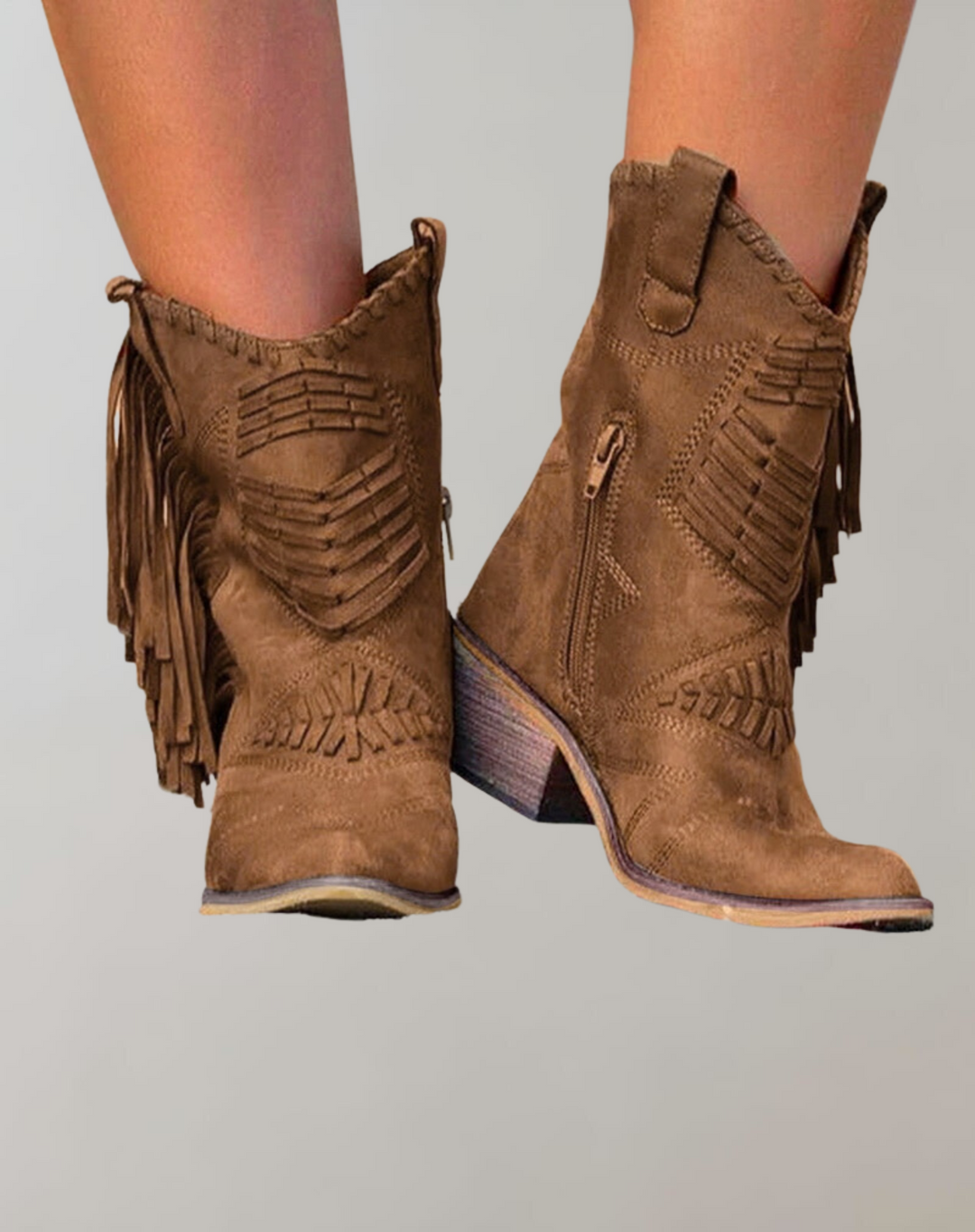 Braune Wildleder-Cowboystiefel mit Fransen, Damenmode, Westernstil, mittlerer Absatz.