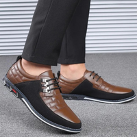Braune Herren-Lederschnürschuhe, elegantes Design, ideal für formelle Anlässe.