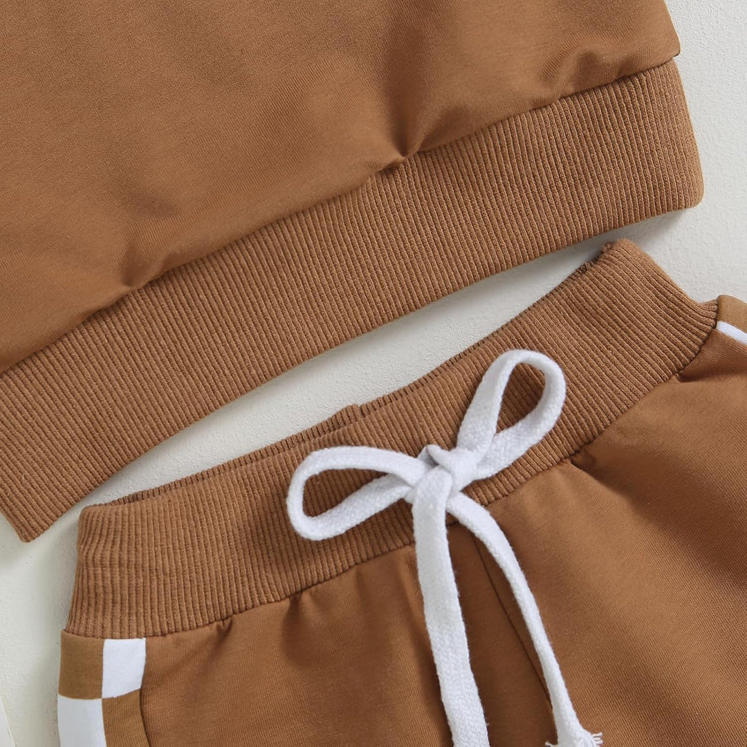 Brauner Jogginganzug aus Baumwolle, Kordelzug, gestreifte Details, bequeme Freizeitkleidung