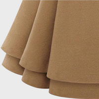 Beiger Wollmantelstoff, Nahaufnahme, hochwertige Textur, Mode, Winterbekleidung.