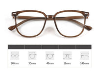 Braune Brille mit rechteckigem Rahmen, Maße: 140mm Breite, 55mm Glashöhe, 49mm Stegbreite.