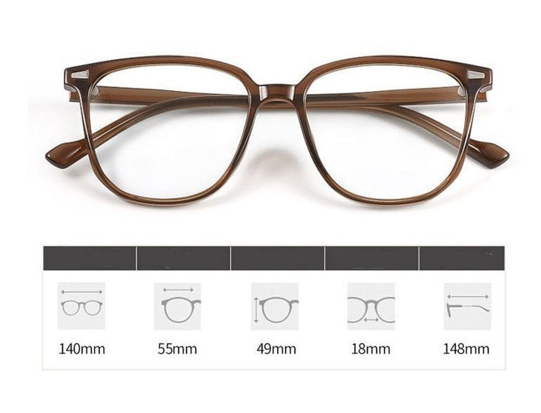 Braune Brille mit rechteckigem Rahmen, Maße: 140mm Breite, 55mm Glashöhe, 49mm Stegbreite.