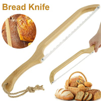 Brotmesser aus Holz mit Wellenschliff, ideal zum Schneiden von Brot und Gebäck.