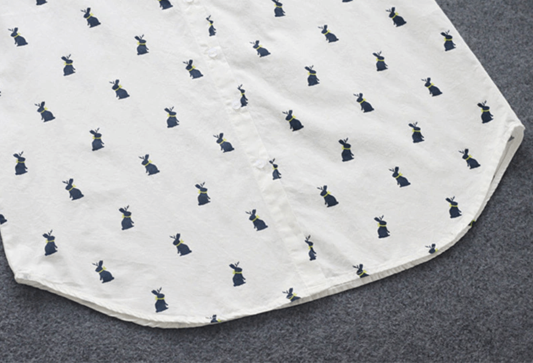 Herbstliches Shirtkleid mit Hasenprint und Reverskragen – Elina