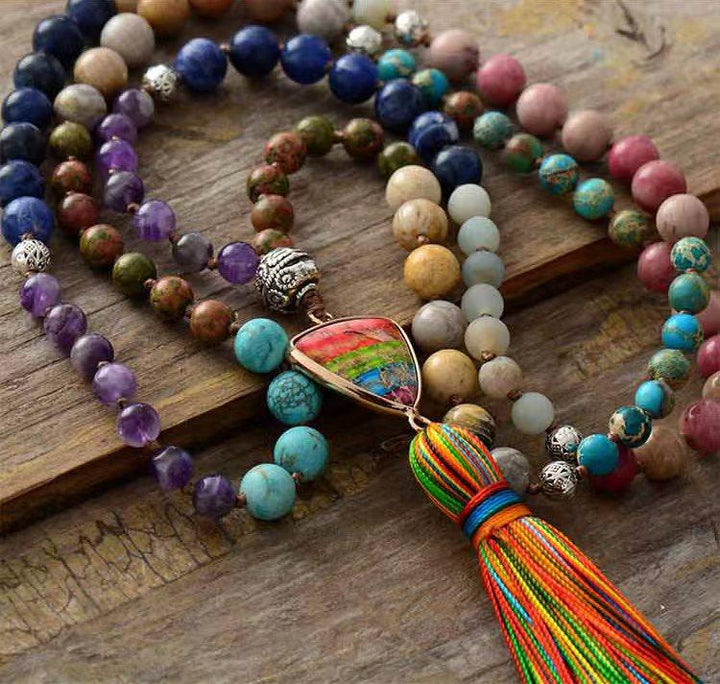 Bunte handgemachte Boho Mala Kette mit Quaste, Natursteine, Yoga Schmuck, Ethno Stil.