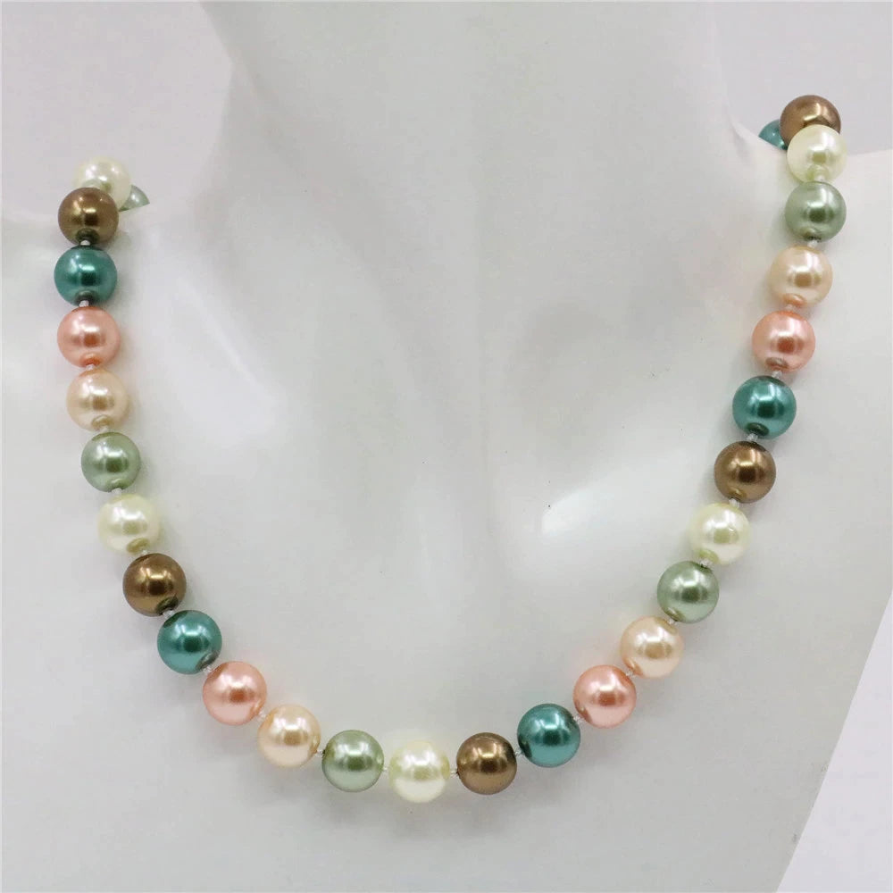 Bunte Perlenkette, mehrfarbig, rund, elegant, Schmuck, Damen, modisch, Geschenkidee.