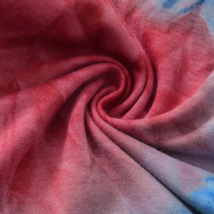 Roter Batikstoff, Baumwolle, spiralförmiges Muster, DIY-Nähen, Textildesign, Handwerk.