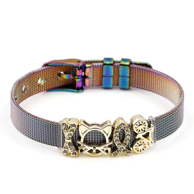 Buntes Katzenhalsband mit goldenen Anhängern, verstellbar, aus Metallgewebe.