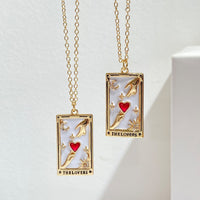 Goldene "The Lovers" Halskette mit rotem Herz, Tarot-Design, Damen-Schmuck, Geschenkidee.