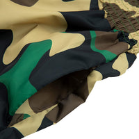 Camouflage-Shorts aus Polyester, elastischer Bund, grün-braun, Outdoor-Bekleidung.