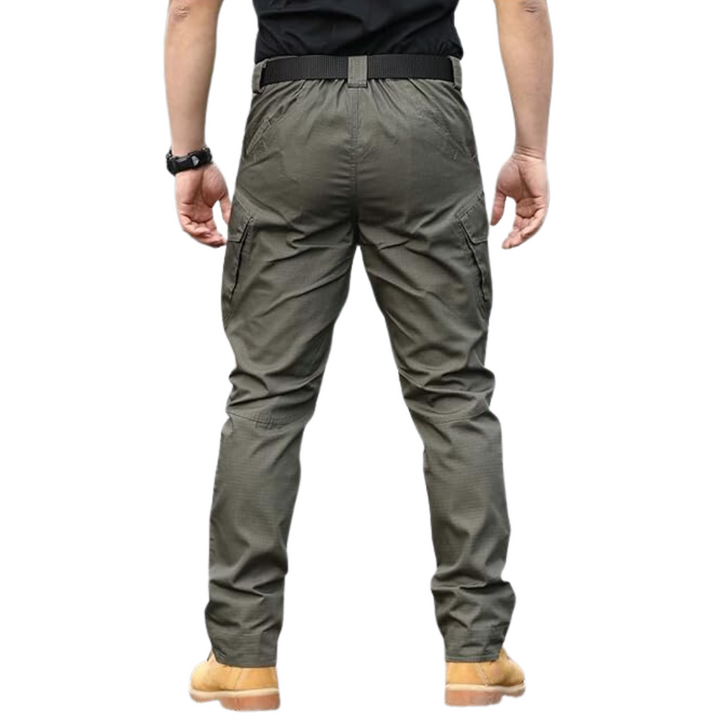 Herren Cargo Hose, olivgrün, robust, mit Taschen, ideal für Outdoor-Aktivitäten.