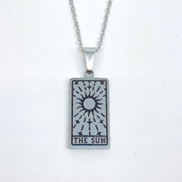 Silberne Tarot-Anhänger-Halskette "The Sun", rechteckig, Edelstahl, esoterischer Schmuck.