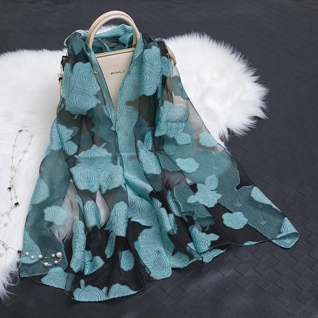 Herbstlicher Damen Seidenschal mit Blumenmuster und Cut-out-Design – Fiora (1+1 GRATIS)