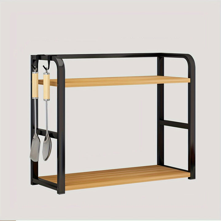 Schwarzes Metallregal mit zwei Holzablagen und Haken, ideal für Küche oder Büro.