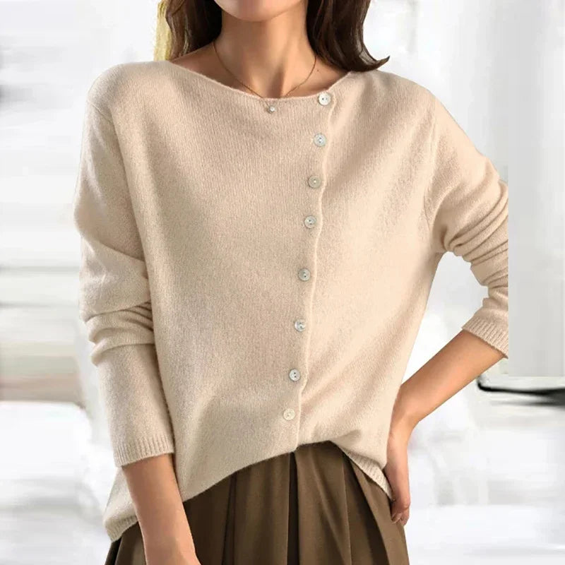 Damenpullover beige, Knopfleiste, Langarm, weiches Material, modisch, elegant, Herbstmode.