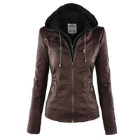 Braune Damen-Lederjacke mit Kapuze, Reißverschlüssen und Steppnähten, modisch und elegant.