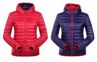 Rote und blaue Daunenjacken mit Kapuze, leicht, warm, für Damen, Outdoor-Bekleidung.