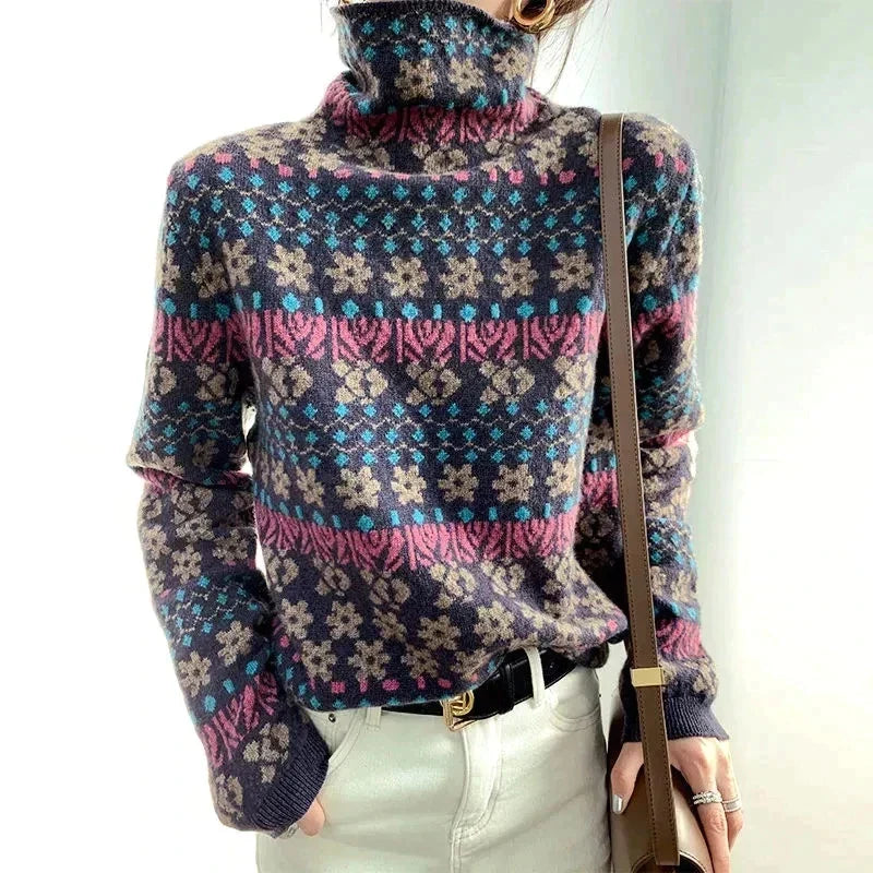 Frau in bunter Jacquard-Rollkragenpullover, lange Ärmel, modisch, Herbst Winter Kleidung.