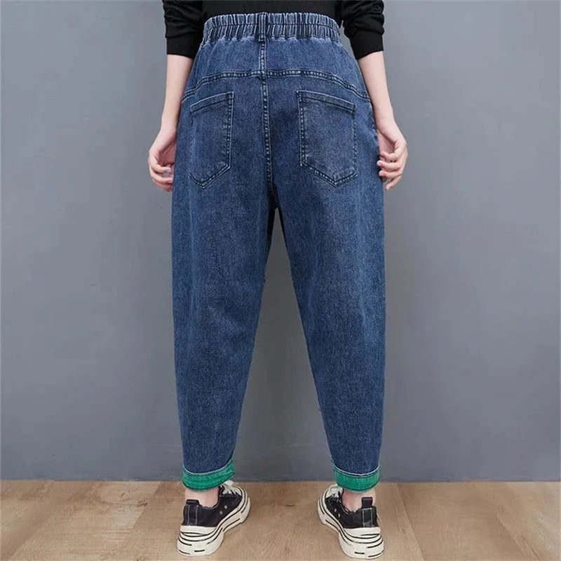 Damen Baggy Jeans, blau, elastischer Bund, lässig, modisch, Rückansicht, Denim-Hose.