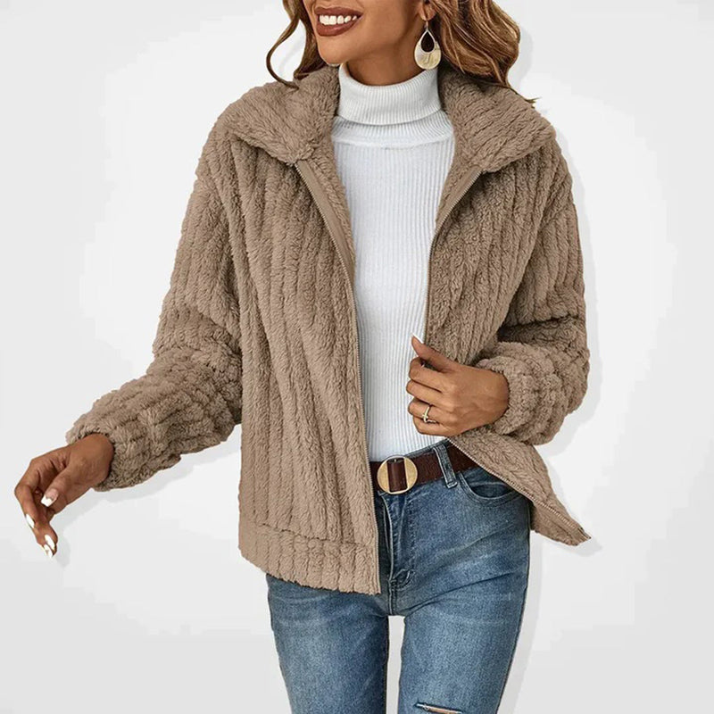Damen Teddyjacke Khaki, flauschig, Reißverschluss, Herbstmode, warm, elegant, Freizeitlook.