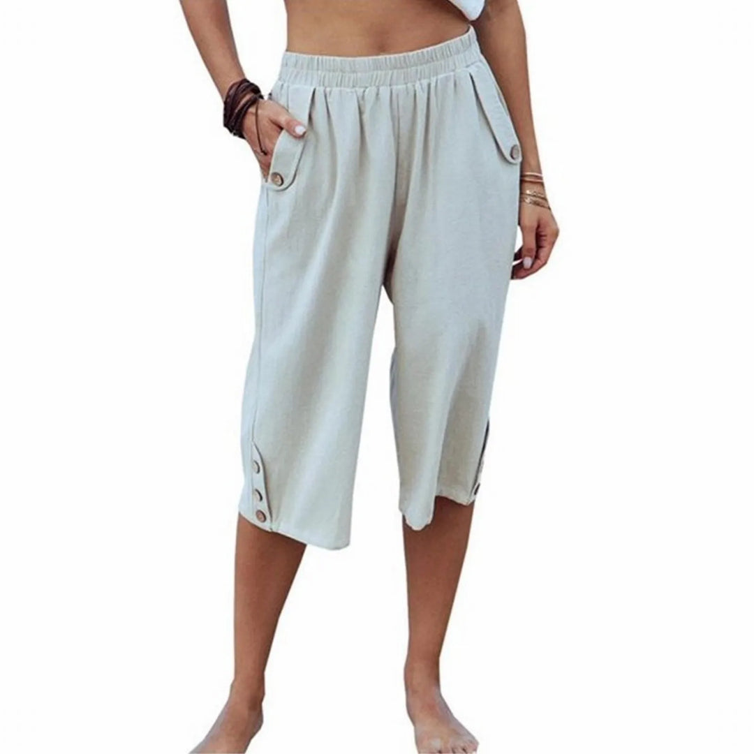 Damen Leinenhose, beige, knielang, elastischer Bund, Sommermode, Freizeitkleidung.