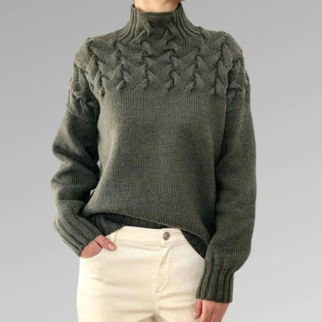 Dunkelgrüner Strickpullover mit Zopfmuster, Damenmode, Herbst-Winter, gemütlich, elegant.