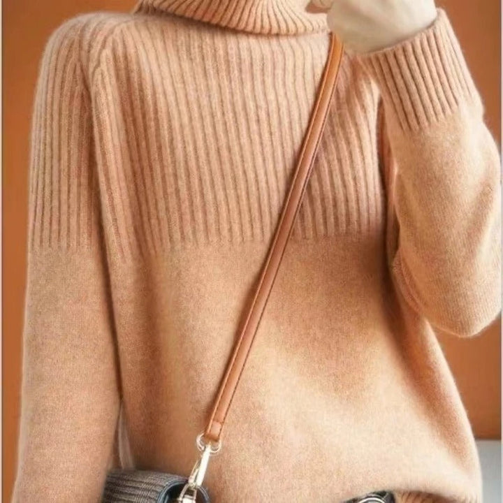 Damen Rollkragenpullover beige, Strick, Herbstmode, warm, elegant, modisch, Freizeitkleidung.