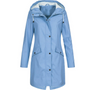 Damen Regenjacke blau, wasserdicht, Kapuze, Outdoor-Bekleidung, modisch, funktional.