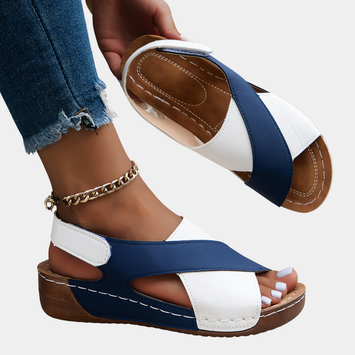 Damen Sandalen blau-weiß, Leder, Keilabsatz, Sommerschuhe, bequem, modisch, Fußkettchen.
