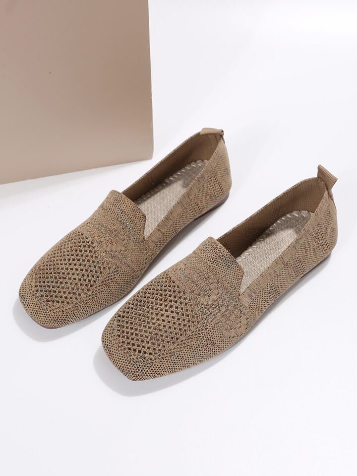Beige Damen-Loafer aus Strick, atmungsaktiv, rutschfest, ideal für Freizeit und Büro.