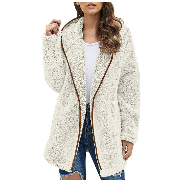 Damen Teddyjacke weiß, flauschig, Reißverschluss, Wintermode, lässig, warm, modisch.