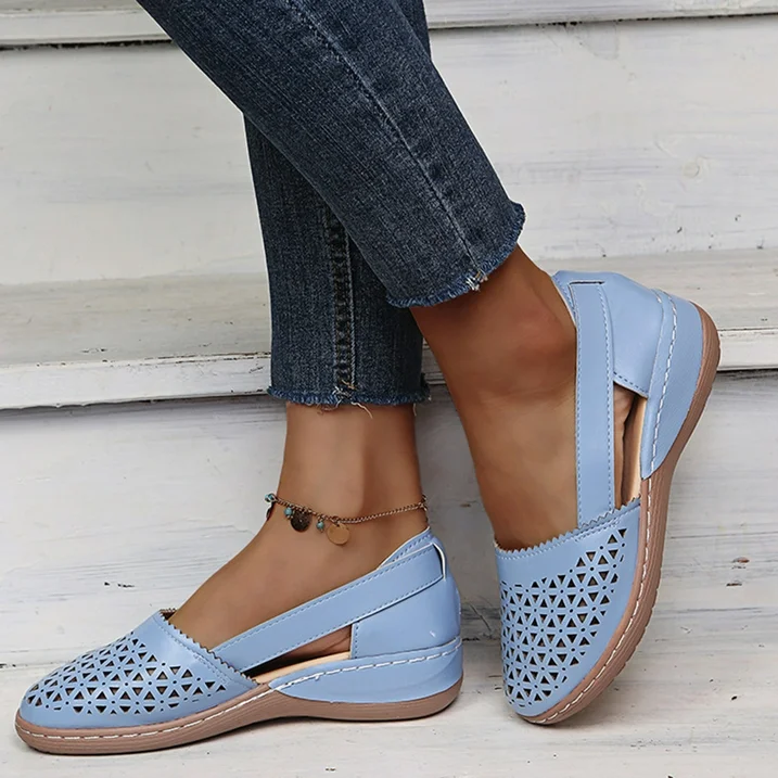Blaue Damen-Sommerschuhe aus Leder mit Cut-Out-Design, lässig, bequem, modisch.