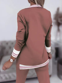 Damen-Sportanzug, braun, langärmelig, gestreifte Bündchen, Freizeitmode, bequem.