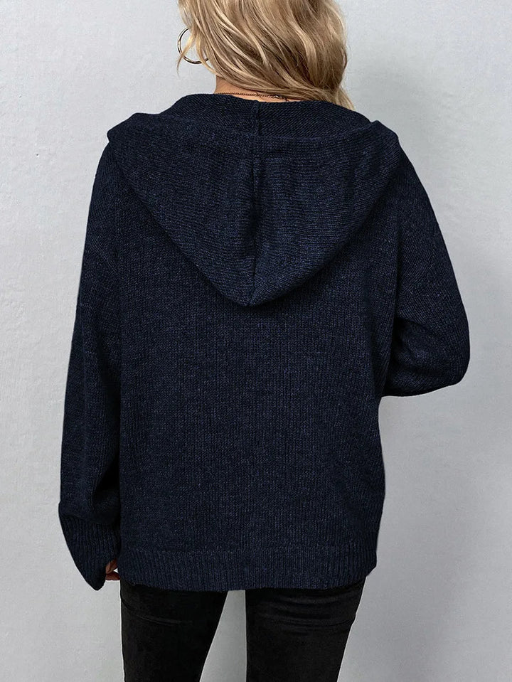 Damen Kapuzenpullover, dunkelblau, Strick, lässig, warm, modisch, Herbstmode, Rückansicht.