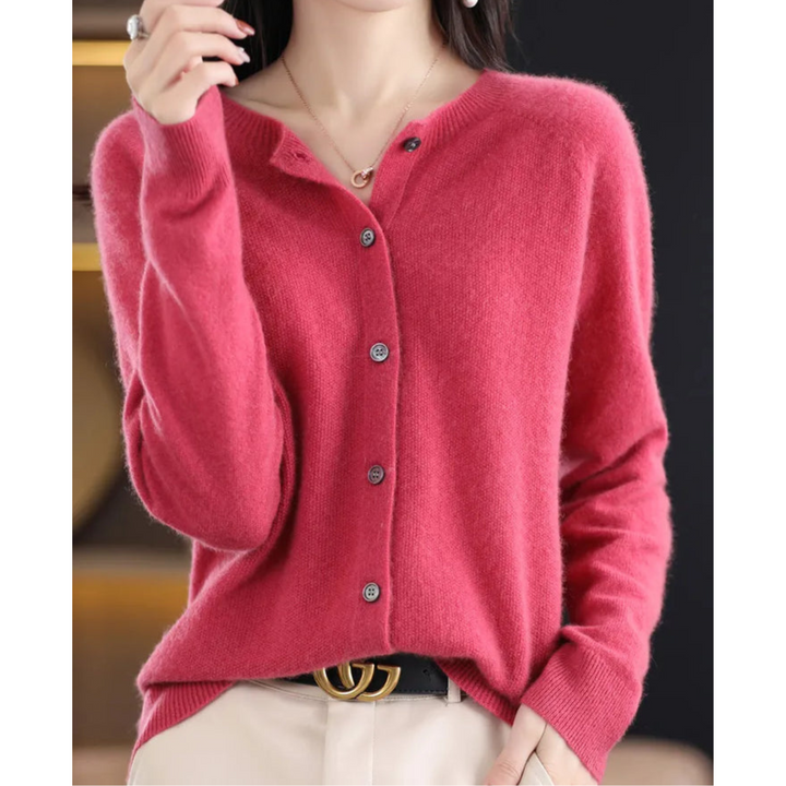 Damen Strickjacke rosa, Knopfleiste, weiches Material, modisch, Herbstmode, eleganter Look.