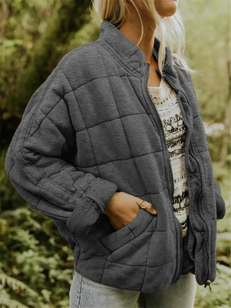 Damen Übergangsjacke, oversized, grau, gesteppt, modisch, bequem, Herbstmode, Freizeitlook.
