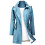 Damen Windjacke blau, wasserdicht, Kapuze, Outdoor-Bekleidung, modisch, funktional.